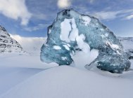Ghiacciaio Svinafellsjoekul nel Vatnajoekull NP durante l'inverno. Il lago ghiacciato ghiacciato con gli iceberg. Europa, Europa settentrionale, Italia, febbraio — Foto stock