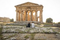 Templo de Hera, zona arqueológica de Paestum, UNESCO; Patrimonio de la Humanidad, provincia de Salerno, Campania, Italia, Europa - foto de stock