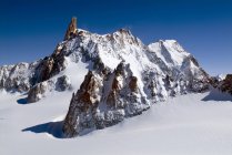 Dente del Gigante, Massiccio del Monte Bianco, Courmayeur, Valle d'Aosta, Italy — Stock Photo