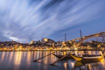 Rio Douro perto da cidade do Porto, Porto, Portugal, Europa — Fotografia de Stock