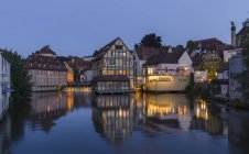 A Cidade Velha e o rio Regnitz. Bamberg em Franconia, uma parte da Baviera. A Cidade Velha está listada como Patrimônio Mundial da UNESCO 