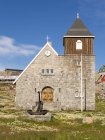 Die Kirche. die Stadt uummannaq im Norden Westgrönlands, gelegen auf einer Insel im Uummannaq-Fjordsystem. Amerika, Nordamerika, Grönland — Stockfoto