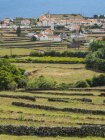 Landschaft und Dörfer im Südwesten der Insel. Insel ilhas terceira, Teil der Azoren (ilhas dos acores) im Atlantik, einer autonomen Region Portugals. europa, azoren, portugal. — Stockfoto