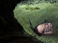 Gruta do natal, oder Weihnachtshöhle, eine Lavaröhre. Insel ilhas terceira, Teil der Azoren (ilhas dos acores) im Atlantik, einer autonomen Region Portugals. europa, azoren, portugal. — Stockfoto