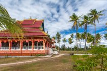 Tempio buddista nell'isola di Don Khon, Paks, Laos, Asia — Foto stock