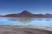 Laguna Verde, Reserva Nacional Fauna Andina Eduardo Avaroa, Lipez Meridional, Potos, Uyuni, Bolivia, América del Sur - foto de stock