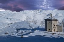 Santa Maria della Pieta, Gran Sasso National Park, Landscape, Calscio, L'Aquila, Italy, Europe — стокове фото