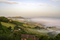 Vista de Potenza Picena, Nevoeiro, Marche, Itália, Europa — Fotografia de Stock