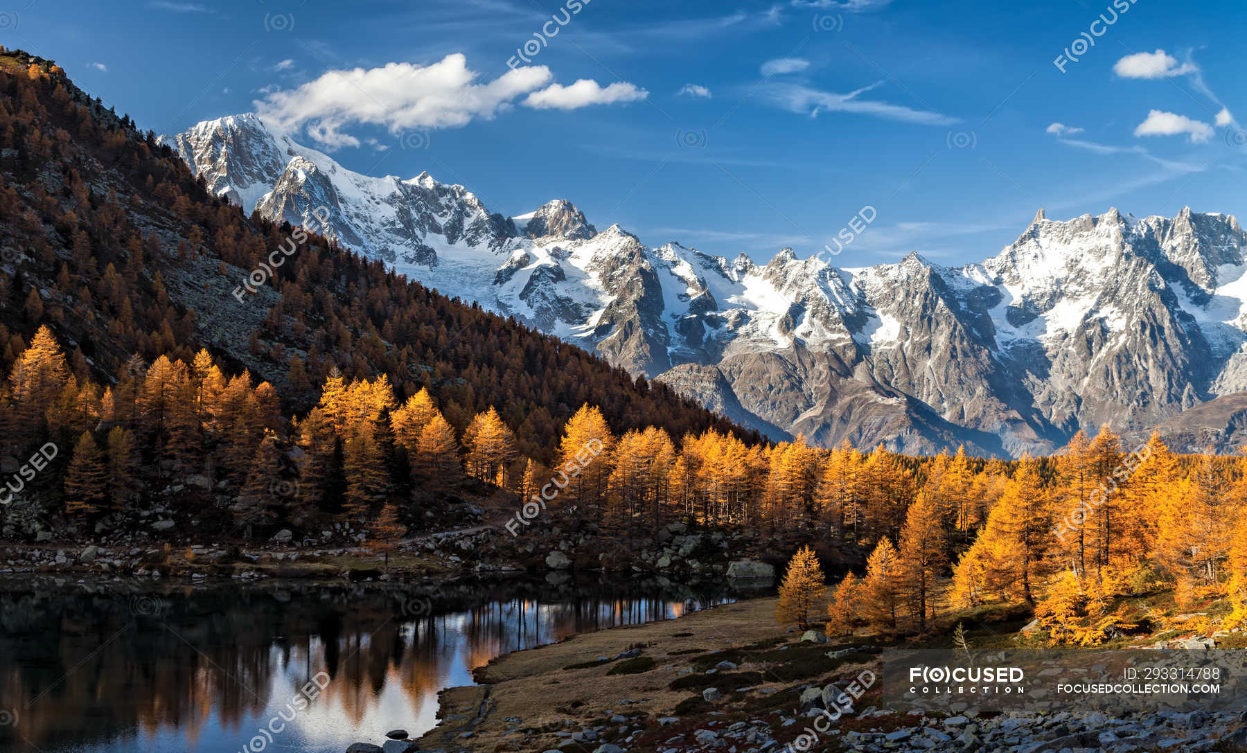 Autumn, Arpy lake, morgex, Mont Blanc chain, Grand Jorasses, Aosta ...