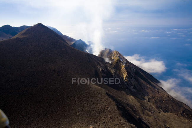 Vista aerea del Vulcano dell 'Isola Stromboli, Isole Eolie, Messina, Sizilien, Italien, Europa — Stockfoto