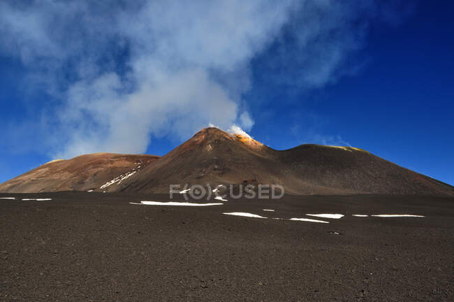 Etna Volcan, sitio de la UNESCO, Valle del Bove, Etna, Sicilia, Italia, Europa. - foto de stock