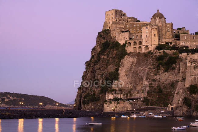 Castelo aragonês, Ilha de Ischia, Campânia, Itália, Europa. — Fotografia de Stock