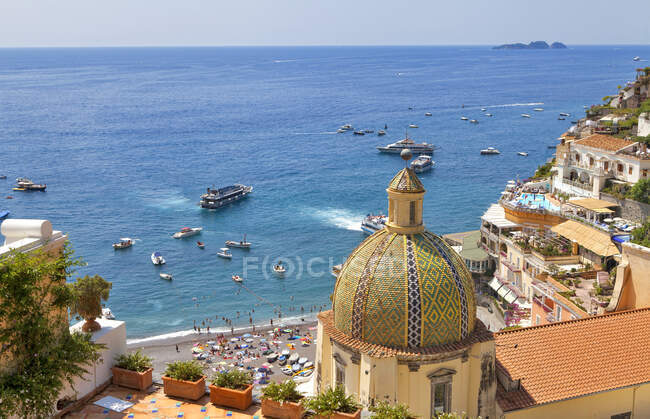 Positano, Santa Maria delle Grazie Dome, Amalfi Coast, Campania, Italy, Europe — стокове фото
