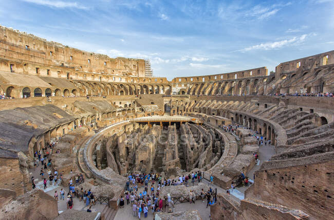 Колизей или Колизей, также известный как Флавийский театр, Римский форум, Рим, Лацио, Италия, Европа — стоковое фото