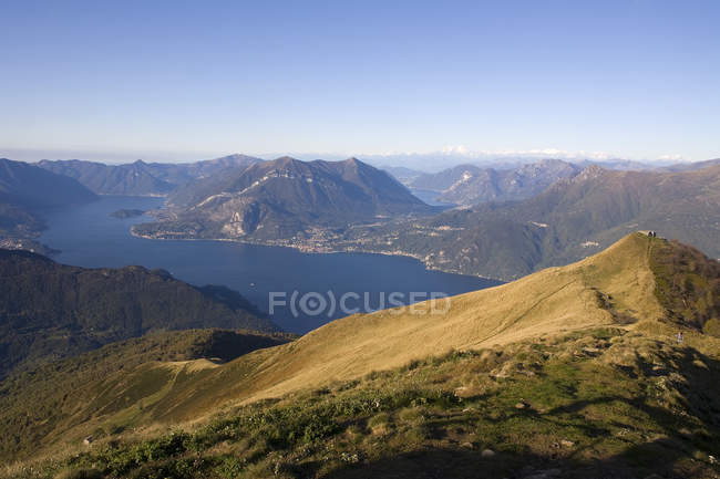 Lago Como ver desde Camaggiore, Valsassina, Lombardía, Italia - foto de stock