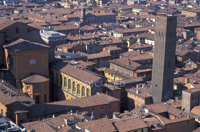 Paesaggio urbano dalla torre Asinelli, Bologna, Emilia Romagna, Italia — Foto stock