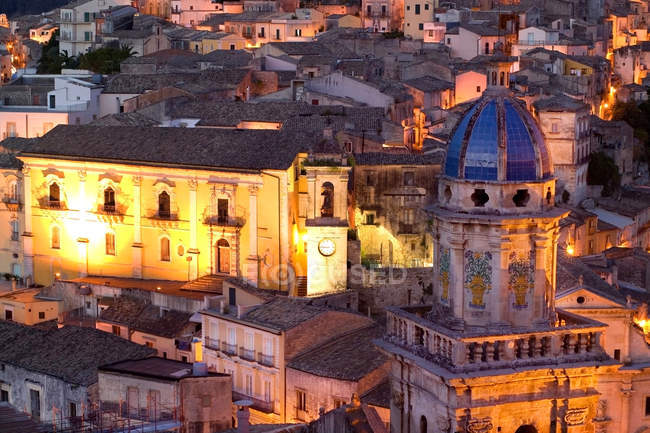 Particular, Idra Church and Cosentini Palace, Ragusa Ibla, Ragusa Superiore, province of Ragusa, Sicily, Italy, Europe — стоковое фото
