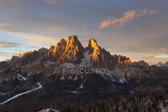 Cristallo Group, Ampezzo Dolomites, Cortina d 'Ampezzo, Veneto, Italia - foto de stock
