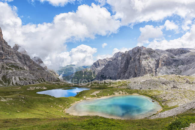Vista de verão de Laghi dei Piani, Sesto Dolomites, Trentino-Alto Adige, Itália — Fotografia de Stock