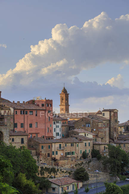 Міський пейзаж, Монтепульчіано, Тоскана, Італія, Європа — стокове фото