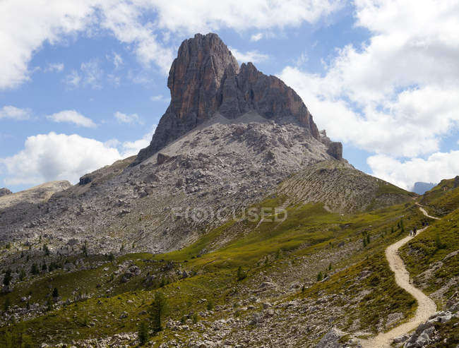 Mount Becco di Mezzod near Forcella Ambrizzola, Dolomites, Cortina d 'Ampezzo, Veneto, Italy — стоковое фото