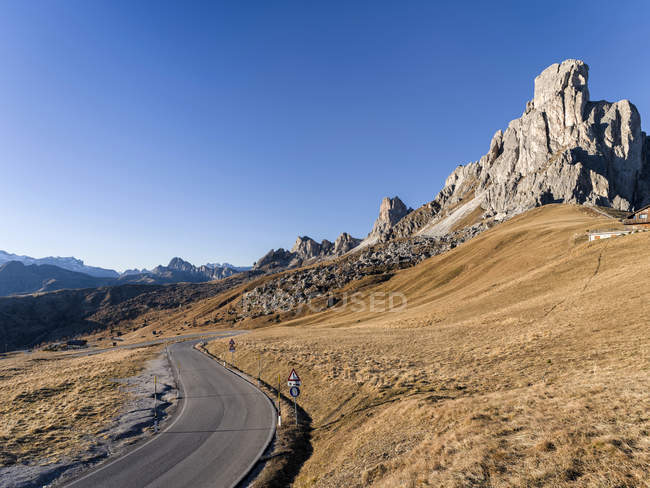 Die Dolomiten in der Nähe des Passo Giau. Blick nach Westen bei Sonnenuntergang. Die Dolomiten gehören zum Unesco-Weltnaturerbe. europa, mitteleuropa, italien, november — Stockfoto