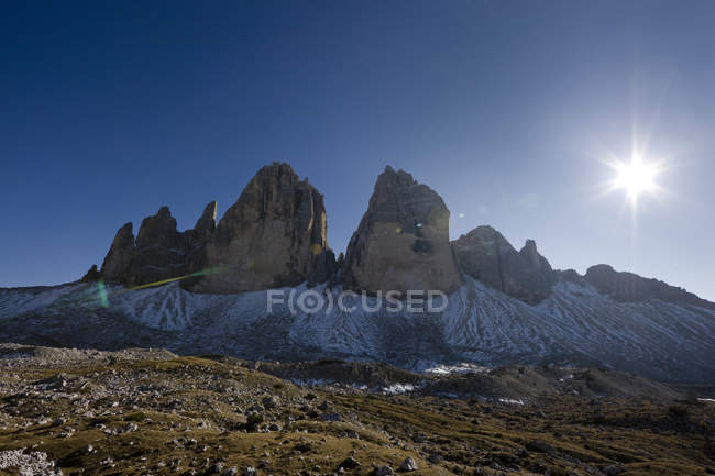 The Drei Zinnen, Tre Cime di Lavaredo, in South Tyrol, Alto Adige. The Drei Zinnen are one of the icons of the european alps and a major tourist attraction on all seasons, Toblach, Nature Park Sextener Dolomiten, South Tyrol, Italy — Stock Photo