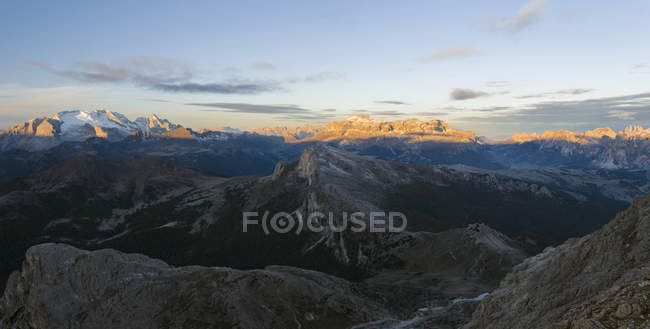 Monte Marmolada, la reina de las dolomitas. Los Dolomitas son declarados Patrimonio de la Humanidad por la UNESCO. europa, europa central, italia - foto de stock