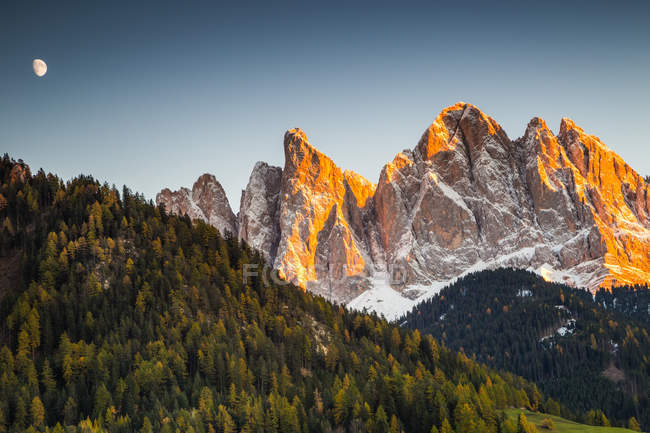 Valle de Funes, Trentino-Alto Adigio, Italia - foto de stock