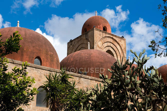 Церковь Сан Джованни дельи Эремити, Палермо, Сицилия, Италия, Европа — стоковое фото