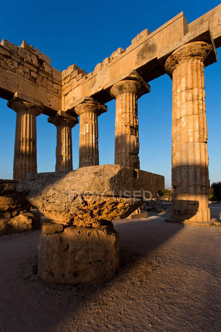 O Templo de Hera, Selinunte, sítio arqueológico, aldeia de Castelvetrano, Sicília, Itália, Europa — Fotografia de Stock