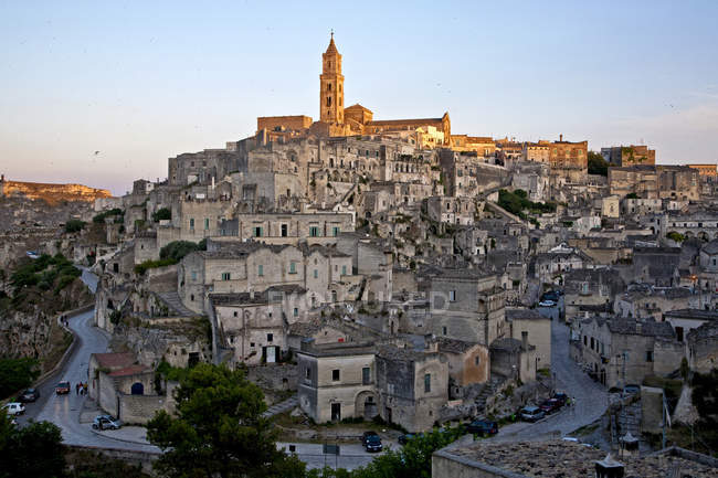 Sassi de Matera, la Civita et Sasso Barisano avec la cathédrale, Matera, Basilicate, Italie — Photo de stock