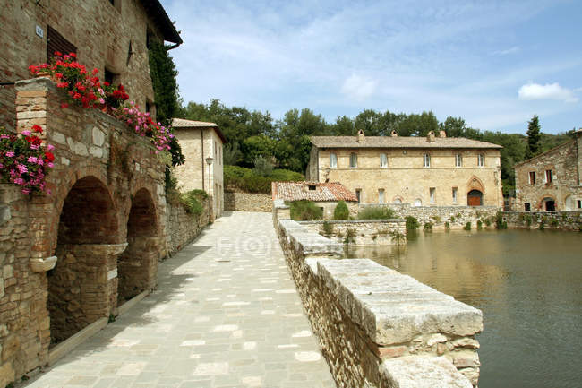 Baños temáticos, Bagno Vignoni, Toscana, Italia - foto de stock