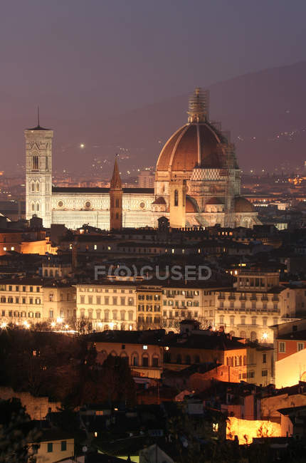 Міський пейзаж — собор Санта-Марія-дель-Фьоре, Флоренція, Тоскана, Італія — стокове фото