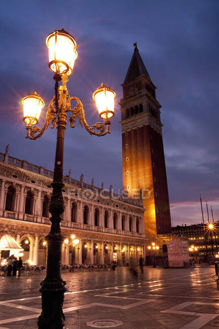 Palazzo Ducale e Piazza San Marco al crepuscolo, Venezia, Veneto, Italia, Europa — Foto stock
