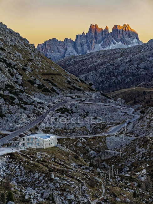 Valparola Mountain Pass - paso di Valparola towards Falzarego Pass in the Dolomites, an UNESCO World Heritage site. Croda da Lago  in the background, the ruined fortification Tre Sassi dating back to WW1 in the foreground. europe, central europe — Stock Photo