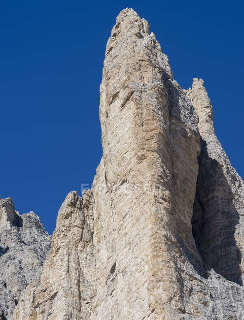El icónico Drei Zinnen - Tre Cime di Lavaredo en Tirol del Sur Alto Adigio en los Dolomitas, patrimonio de la humanidad de la Unesco. europa, europa central, italia - foto de stock