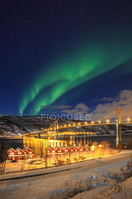 Luce del nord, Tjeldsundbrua, isola di Lofoten, Norvegia, Europa — Foto stock