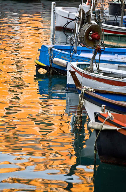 Barche, Camogli, Liguria al tramonto — Foto stock
