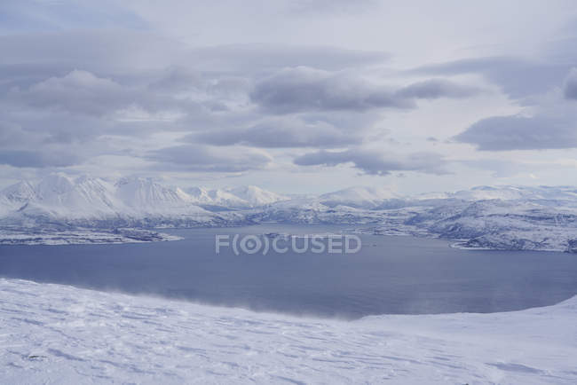 Lyngen Alps, península de Lyngen, condado de Troms, Noruega, Europa — Fotografia de Stock