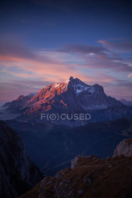 Monte Civetta vista desde Mondeval, Dolomitas, Italia - foto de stock