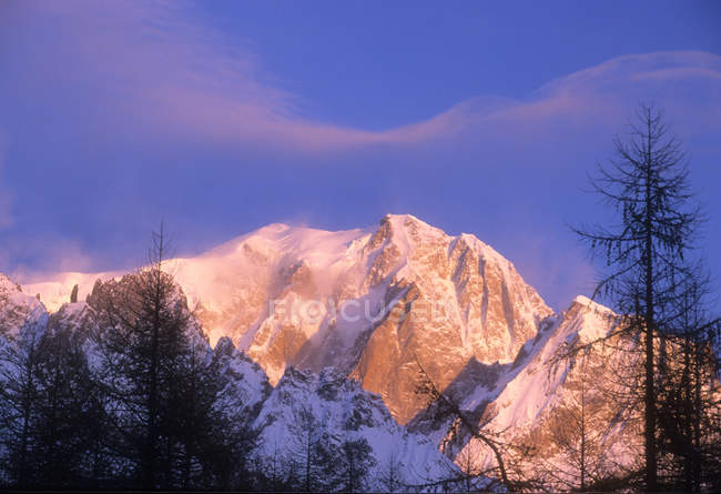Monte Bianco, sunrise, Aosta Valley, Italy — Stock Photo