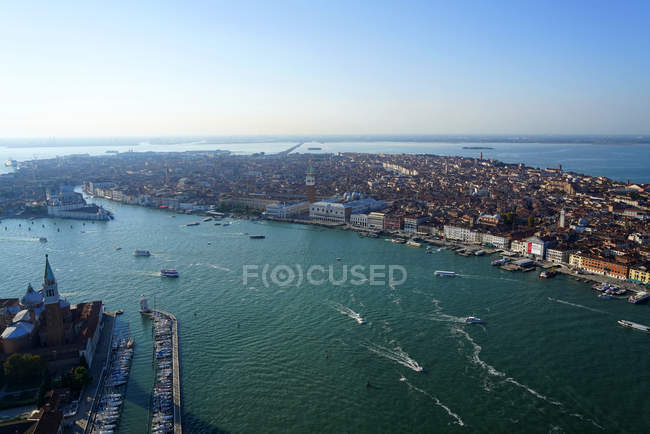 Veduta di Venezia dall'elicottero, Laguna di Venezia, Italia, Europa — Foto stock