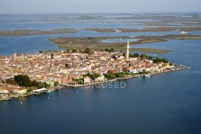 Veduta dell'isola di Burano dall'elicottero, Laguna di Venezia, Italia, Europa — Foto stock