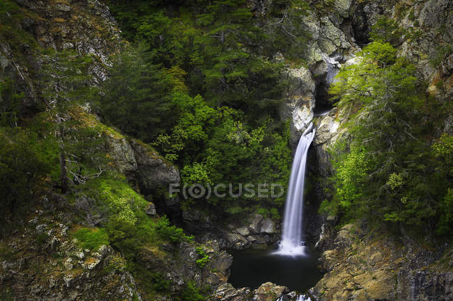Cascada de Maesano, Parque Nacional del Aspromonte, Gambarie, Calabria, Italia - foto de stock