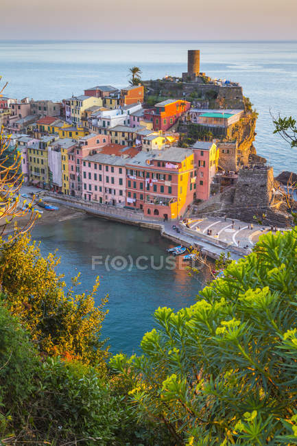 Paisagem de Vernazza, Parque Nacional Cinque Terre, Ligúria, Itália — Fotografia de Stock