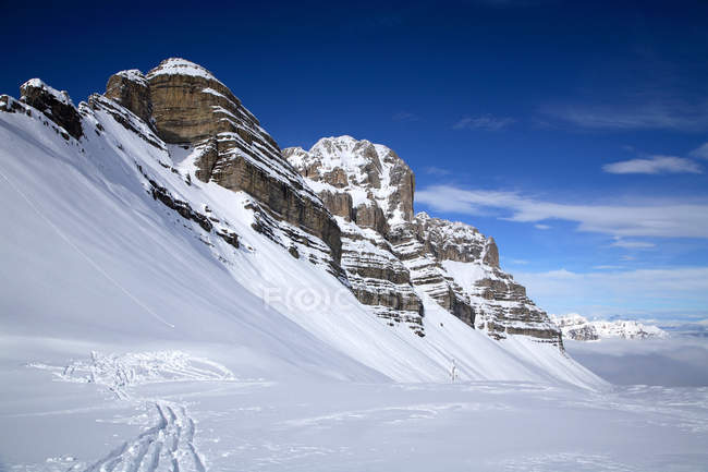 Inverno, montagna, panorama, neve, paesaggio invernale nelle Dolomiti di Brenta presso Madonna di Campiglio, la Pietra Grande , — Foto stock