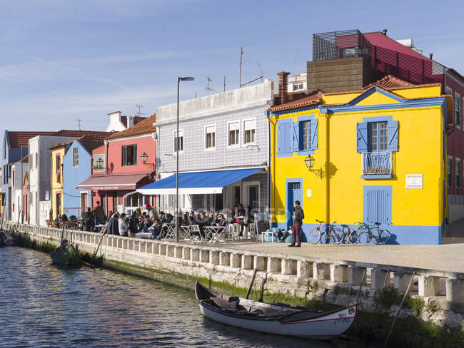 Colorful houses and bars, Cais dos Botiroes.  Aveiro, Because of the many channels Aveiro is called the venice of Portugal. Europe, Southern Europe, Portugal — Stock Photo