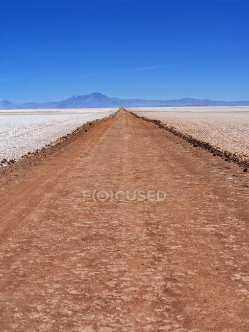 Salar de Arizaro, l'un des plus grands plateaux salants au monde. L'Altiplano près du village Tolar Grande en Argentine près de la frontière avec le Chili. Amérique du Sud, Argentine — Photo de stock