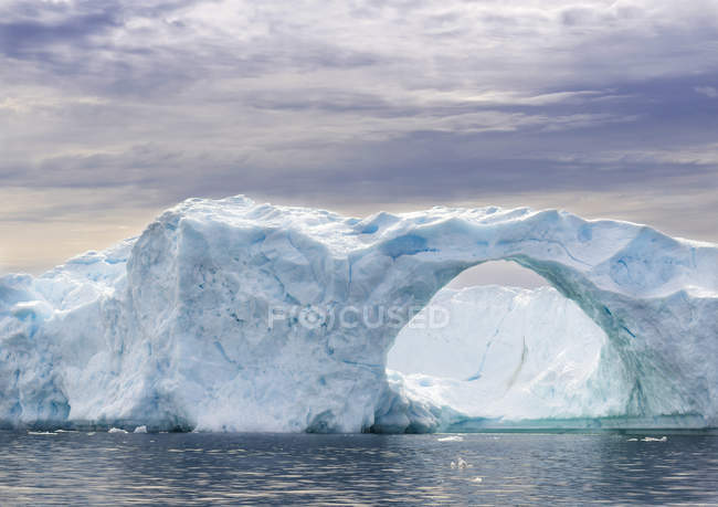 Iceberg nella baia di Disko, Groenlandia, Danimarca, agosto — Foto stock
